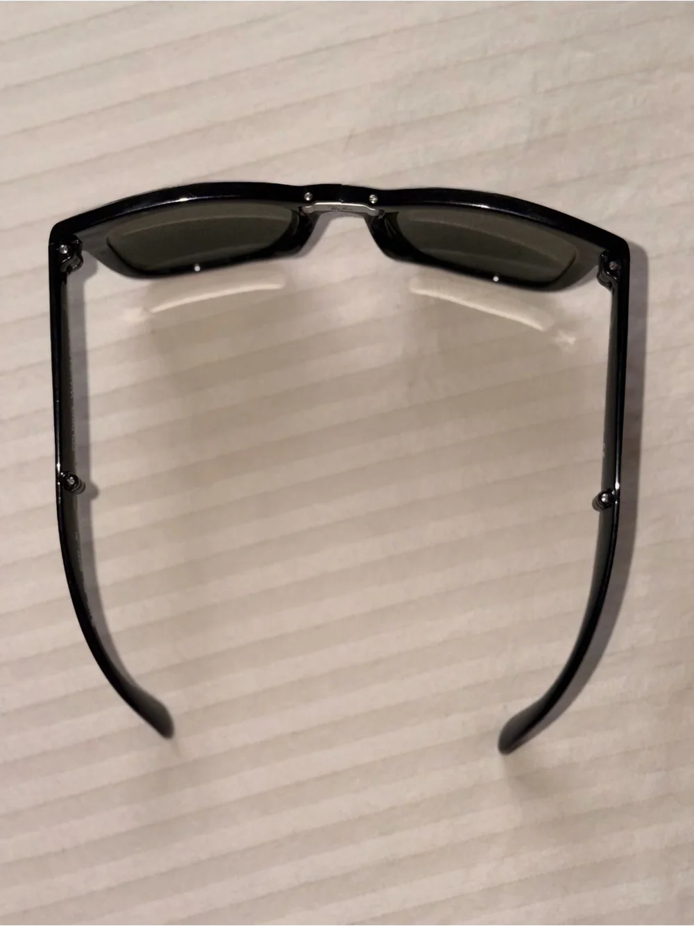Ray-Ban Folding Wayfarer Sunglasses in Black With Carrying Case